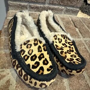 UGG Ansley Exotic Calf Hair Cheetah Sheepskin Lined Slipper Moccasin Size 8